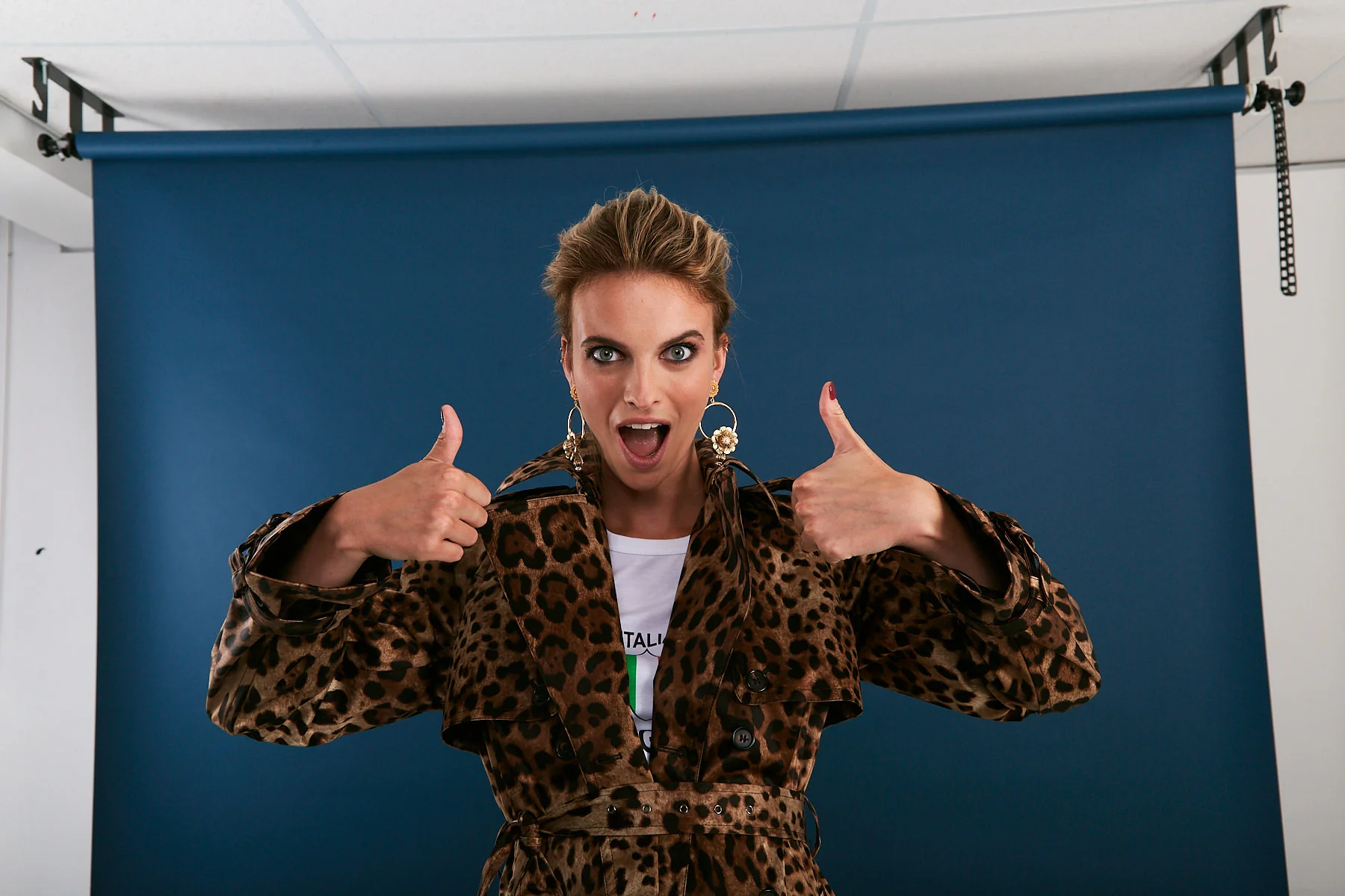 Behind the scenes moment from professional photography production